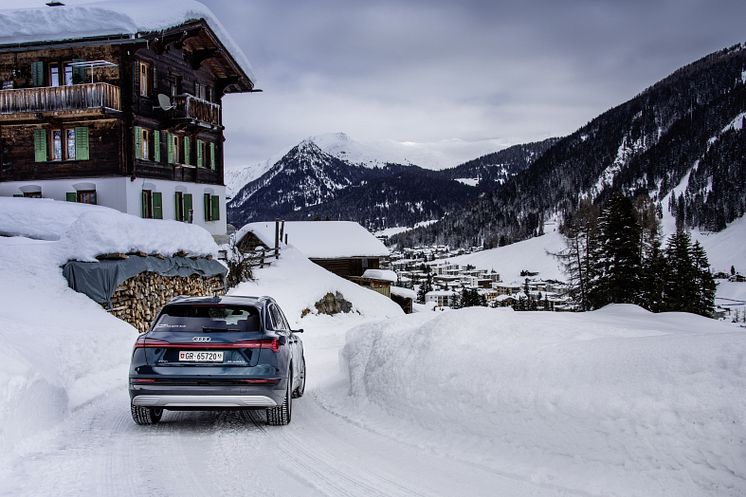 Audi elektrificerer World Economic Forum i Davos med Audi e-tron flåde