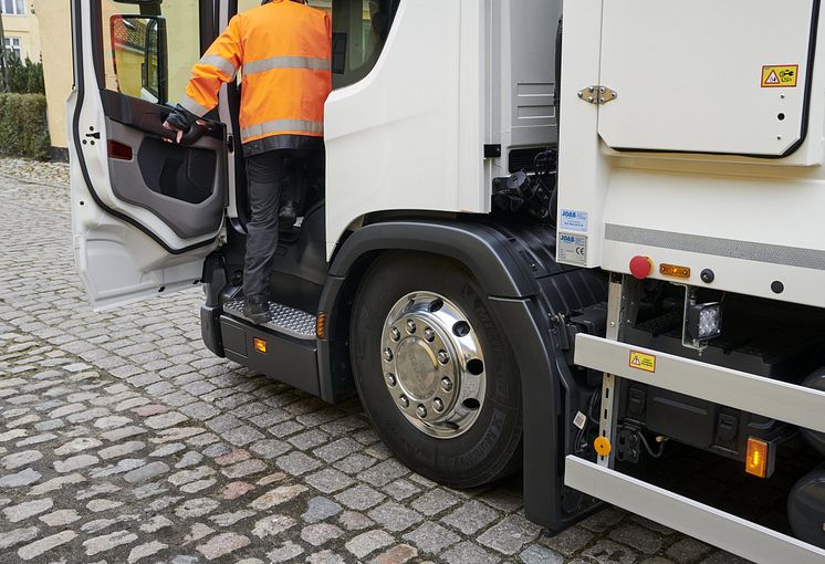 Scania L-Baureihe mit 44 cm breiter Einstiegsstufe