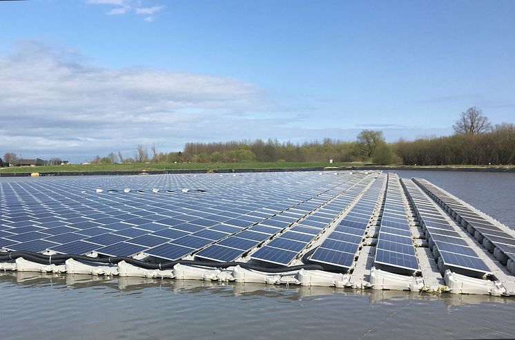 Flytende solkraftanlegg i Belgia.