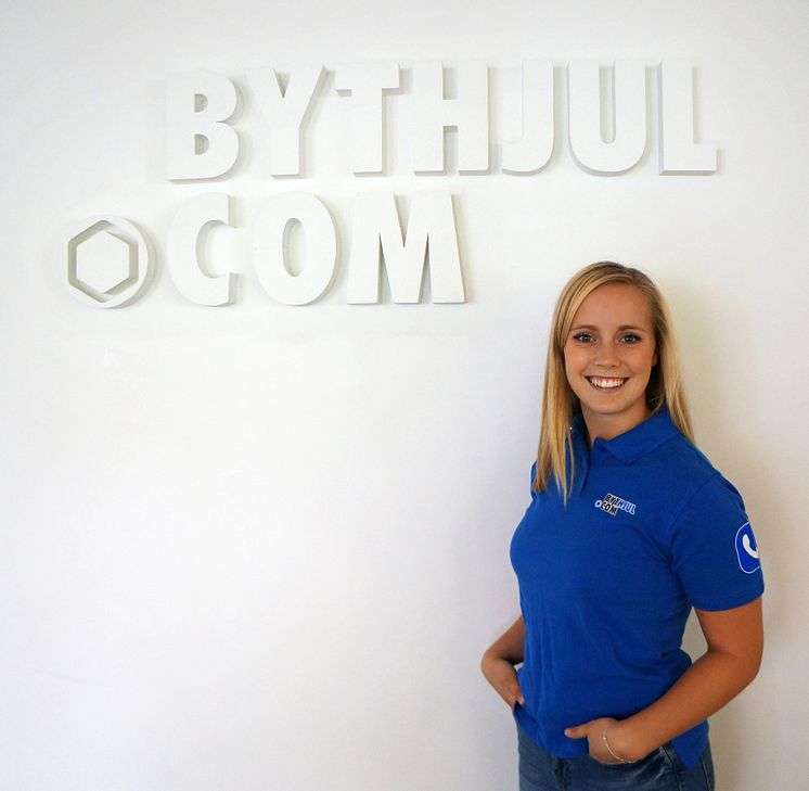 Bythjul.com sponsrar profesionell racingförare