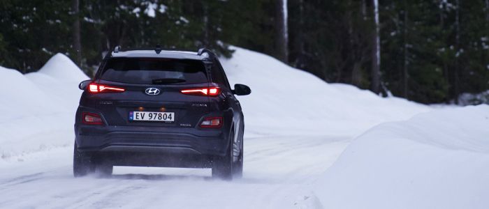 KONA-EV-484-km-700x300-px.jpg