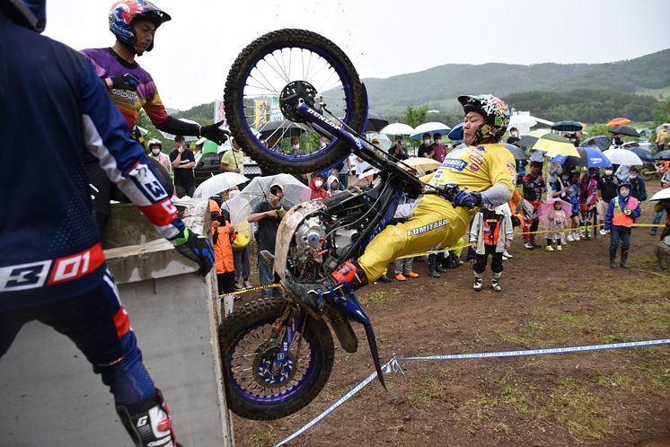 2022071804_007xx_JTR_Rd4_野崎選手_4000