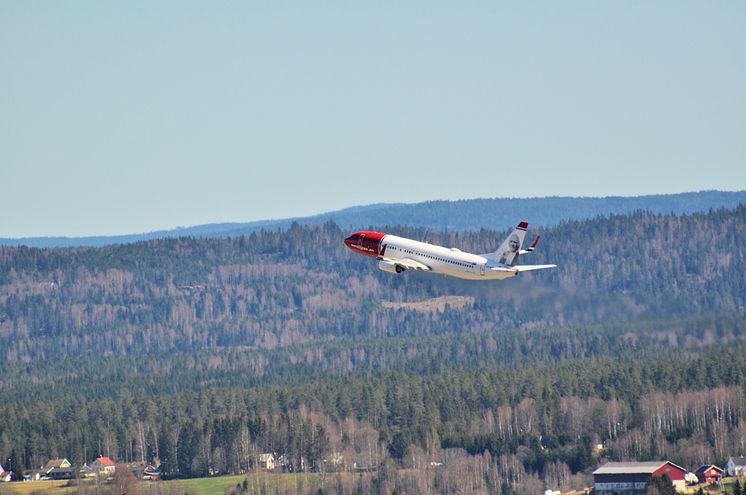 Norwegians LN-NOC efter take-off