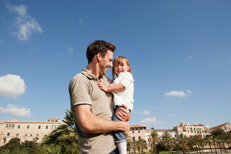 DEST_SPAIN_MALLORCA_PALMA_PEOPLE_KID_GIRL_MAN_GettyImages-145167501_Universal_Within usage period_95118.jpg