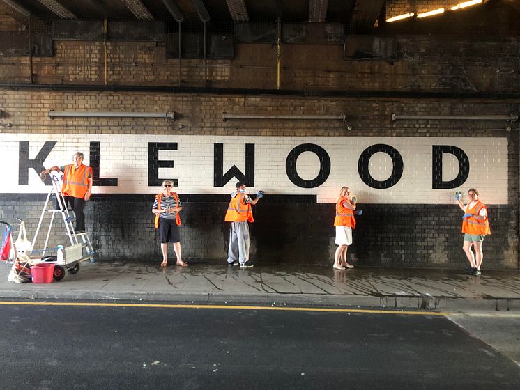 Cricklewood railway bridge cleaning