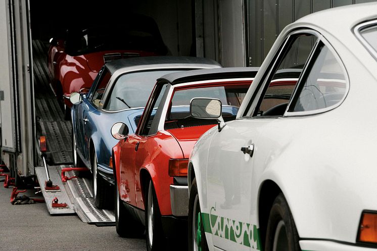 Första bilarna på plats i Porsches nya museum