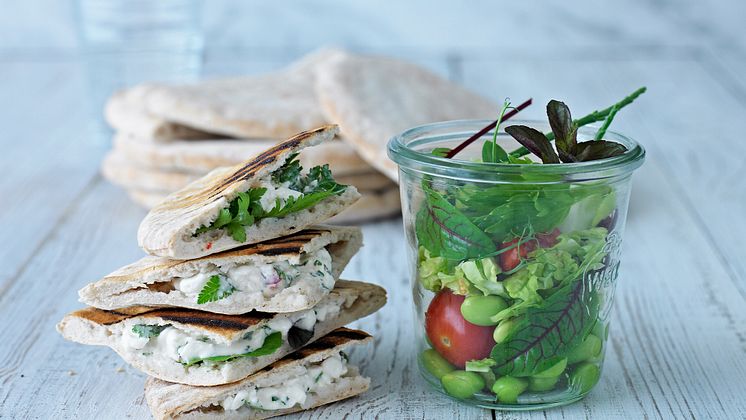 Hatting pitabrød med bønnesalat