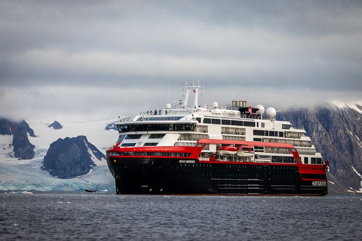 MS-Roald-Amundsen-Svalbard--HGR-138208- Foto_Oscar_Farrera_JPG