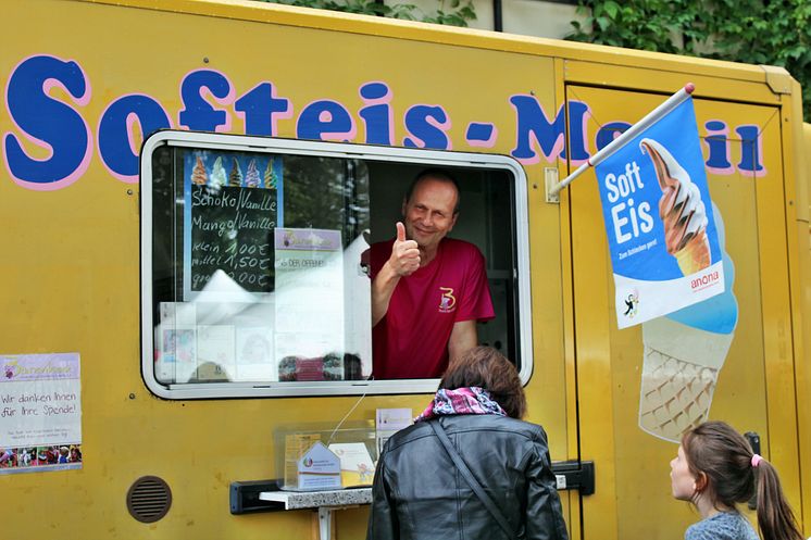 Tag der offenen Tür im Kinderhospiz: Bärenherz-Familienfest lockt mehr als 1.500 Besucher in den Kees’schen Park