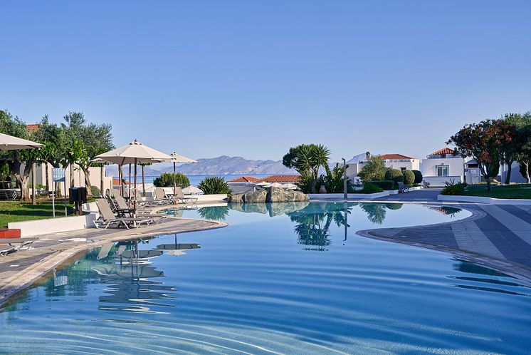 pool-area-sea-tui-magic-life-marmari-palace-kos