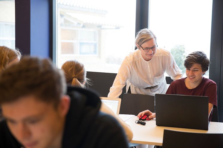 Anette Skovlykke Nielsen, Rektor Tradium Mariagerfjord, glæder sig til at åbne e-sportsakademiet. 