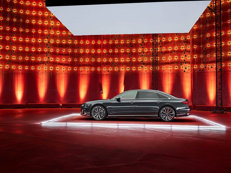 Audi A8 L