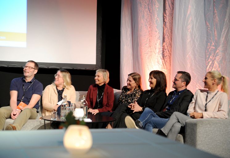 Christer Grahn, Leena Leijon, Monica Wiklund Holmström, Helena Magnusson, Magdalena Jonsson, Tomas Backeström och Lena Enqvist ingår från och med i år i socialtjänstens ledningsgrupp.