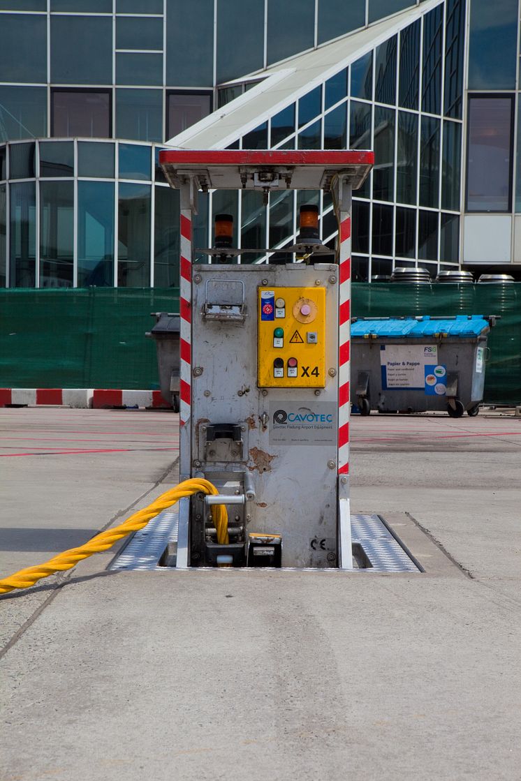 A Cavotec pop-up pit at Frankfurt International Airport