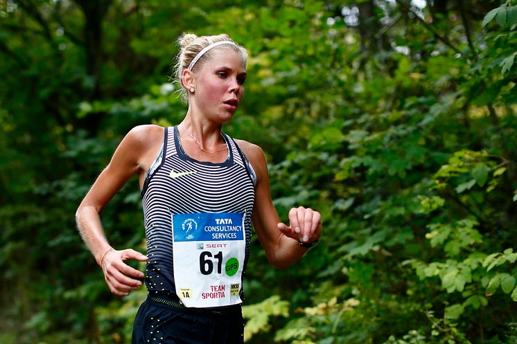 Maria Larsson, Örgryte IS, vinner sitt andra raka TCS Lidingöloppet 30