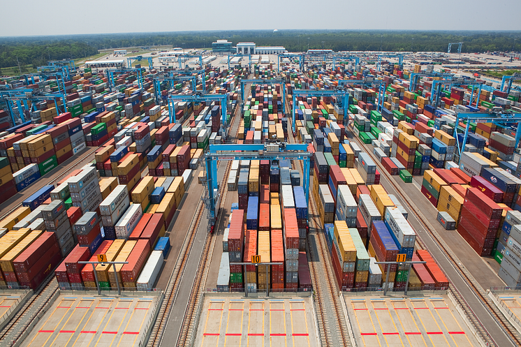 Cavotec cable reels powering rail-mounted gantry cranes (RMGCs) at APMT Portsmouth, Virginia