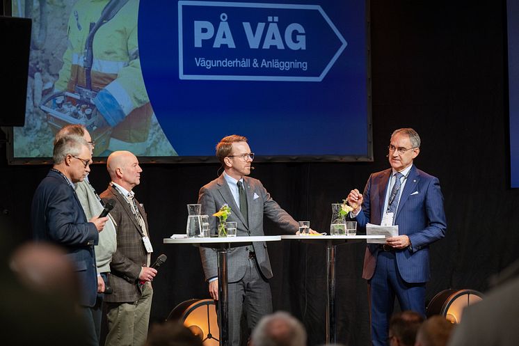 På Väg 2025 - mässans öppnande med infrastrukturministern och Trafikverkets generaldirektör.jpg