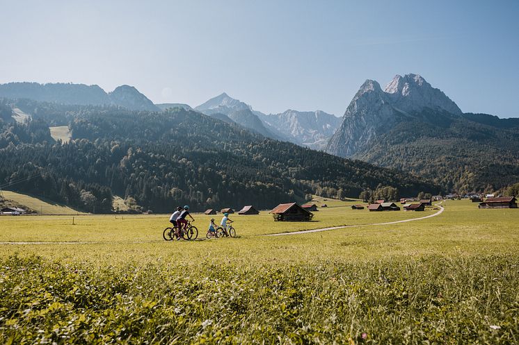 Familie Radl ©Zugspitz Arena Bayern-TirolThomas Marzusch.jpg