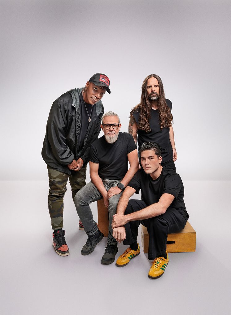 Sepultura by Stephanie Veronezzi MAIN.jpg