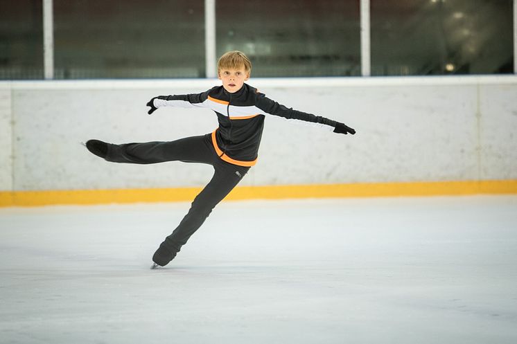 HOLIDAY ON ICE ACADEMY Sommercamp Leon Rojkov Berlin