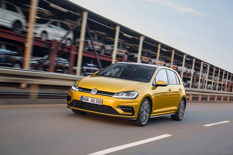 I Sverige slogs rekordet för månaden september, då 5 497 Volkswagen personbilar registrerades. Golf var Sveriges näst mest registrerade modell med 2 362 bilar. 