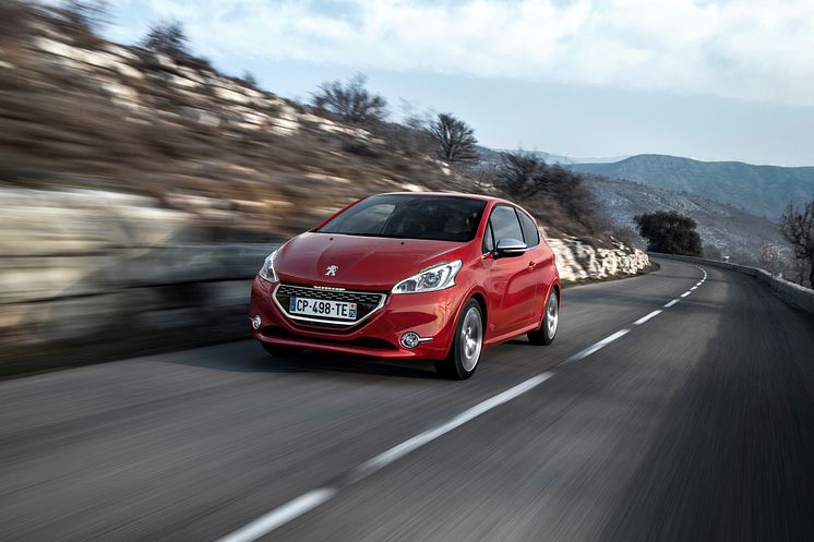 Sverigepremiär för Peugeot 208 GTi - komprimerad körglädje