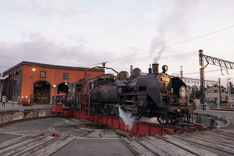 SL Taiju Steam Locomotive (Railway Turntable)