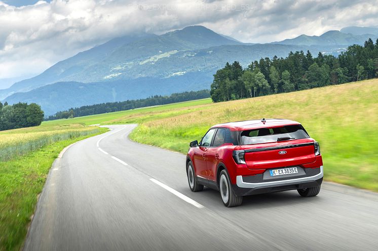 FORD EXPLORER RAPID RED 2024 (11).jpg