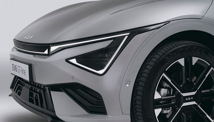 kia-new-ev6-my25-wolf-grey-studio-static-highres-11.jpg
