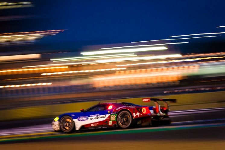 A Ford GT pole pozícióból rajtol a Le Mans 24 órás futamon