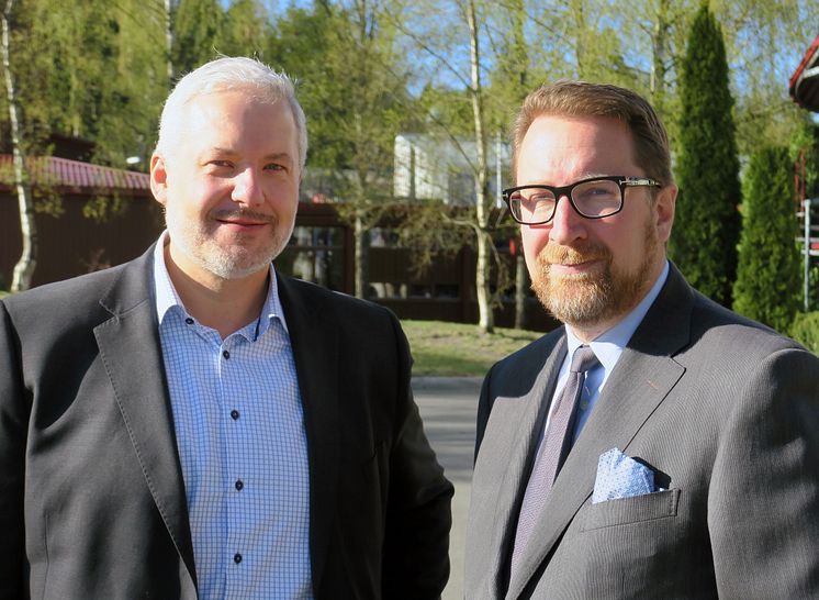 Fra venstre:  Henrik Klemetsen, markedssjef i Canon Norge og Atle Skjekkeland, Senior Vice President i AIIM