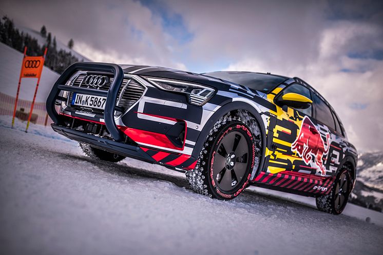 Audi e-tron på styrtløbsløjpe