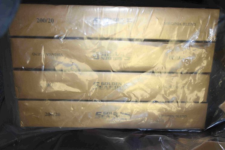 NW 03 14 smuggled cigarette Golden Seaglles brand 2