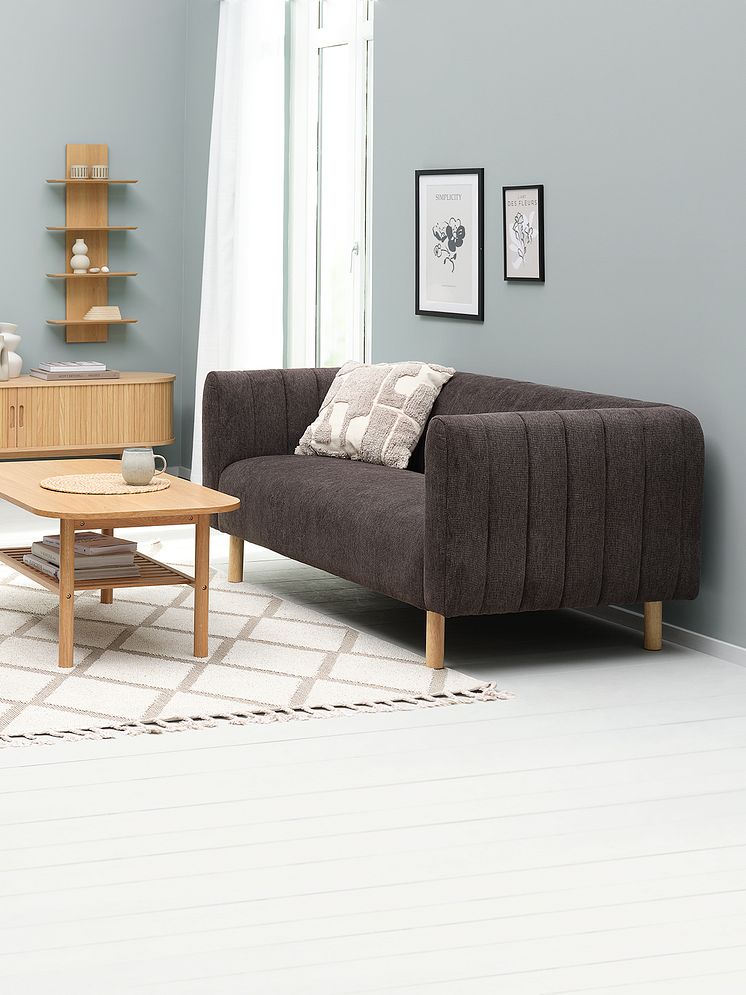 JYSK_Sofá MAGLEBY 2,5 plazas tela marrón oscurocolor roble_349€.tif