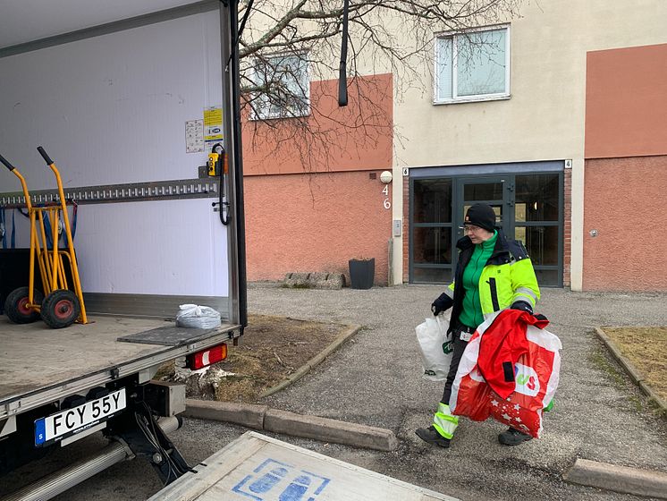 Katarina Forsström är fastighetsvärd special på Botkyrkabyggen, en nyinrättad tjänst.