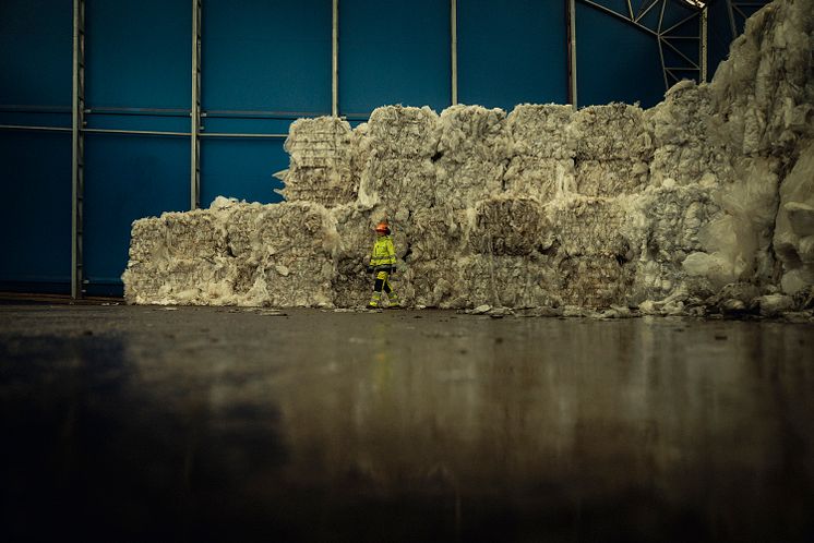 Marika Björnum från Stena Recycling vid plaståtervinningen