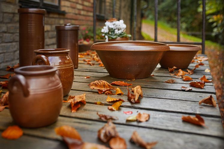 Wallakra_stoneware_outside_Photo_David_Seitz