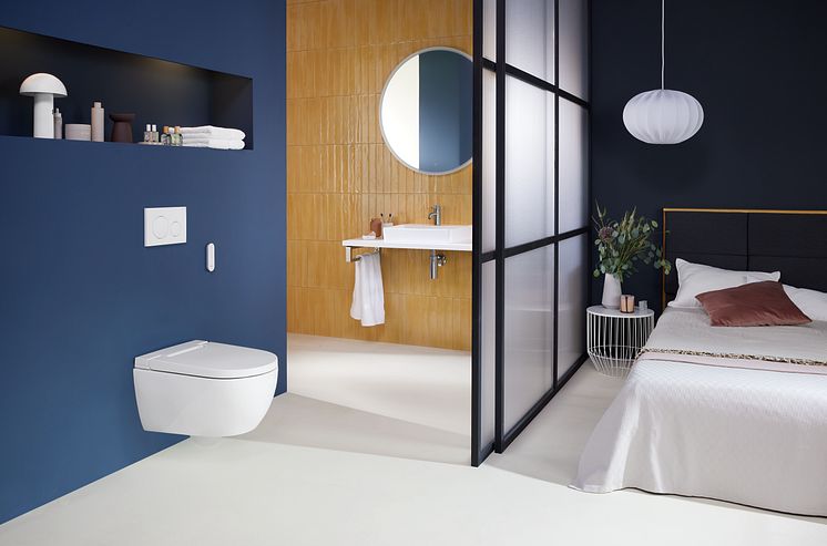 2024_Geberit AquaClean Alba_Private_Remote control_Sigma20_ONE_Option_Room with bed_Original