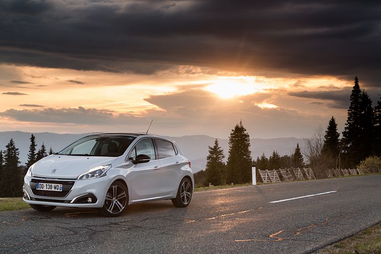 Sverigepremiär för nya Peugeot 208