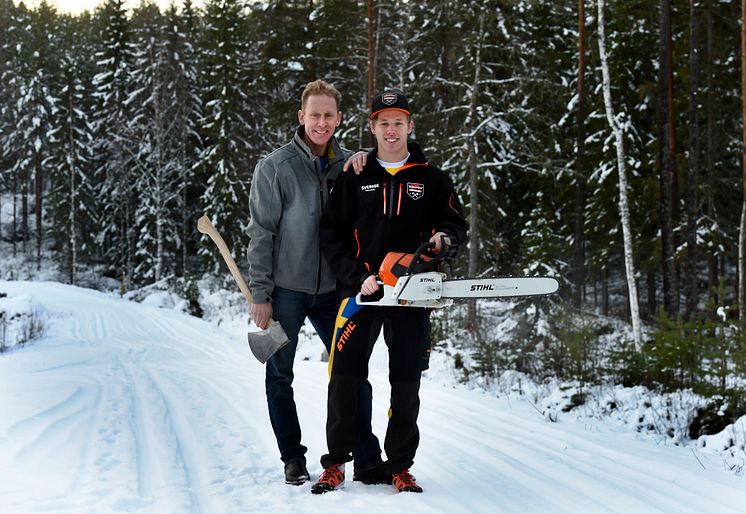 Gunde Svan med sonen Ferry som börjat träna Timbersports
