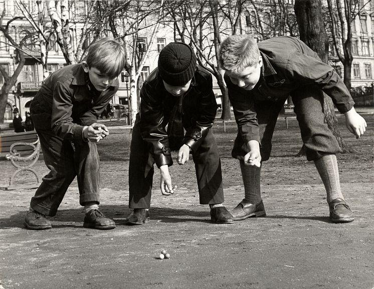 Kulspel i parken, Foto: Karl Heinz Hernried, © Nordiska museet