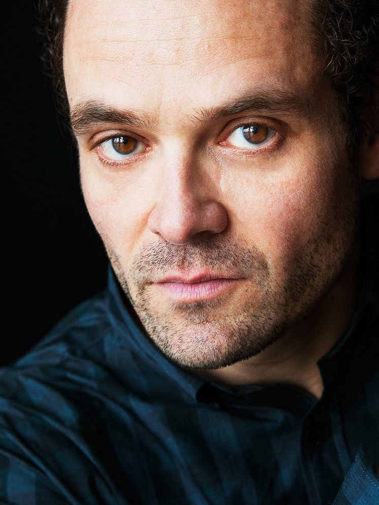 David Dencik_portrait_photo_Nadja Hallström.jpg