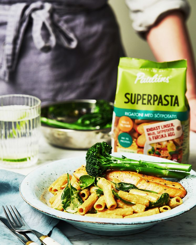 Superpasta Rigatoni med kokosmjölk, ingefära och lime