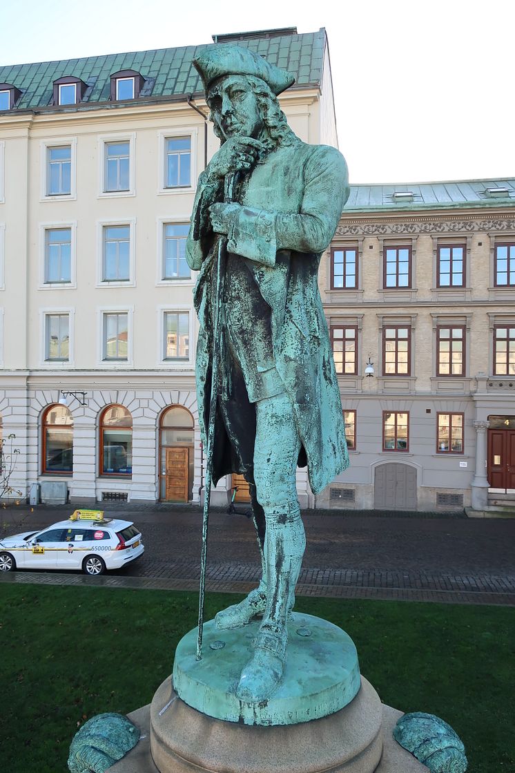 J_Alströmer_helfigur_fotoHelenaStrandberg