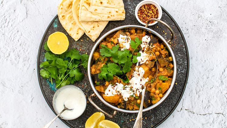 Eggplant and Potato Curry -  Less Meat More Plants © Annabelle Randles