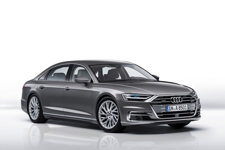 Audi A8 L (Terragrey)