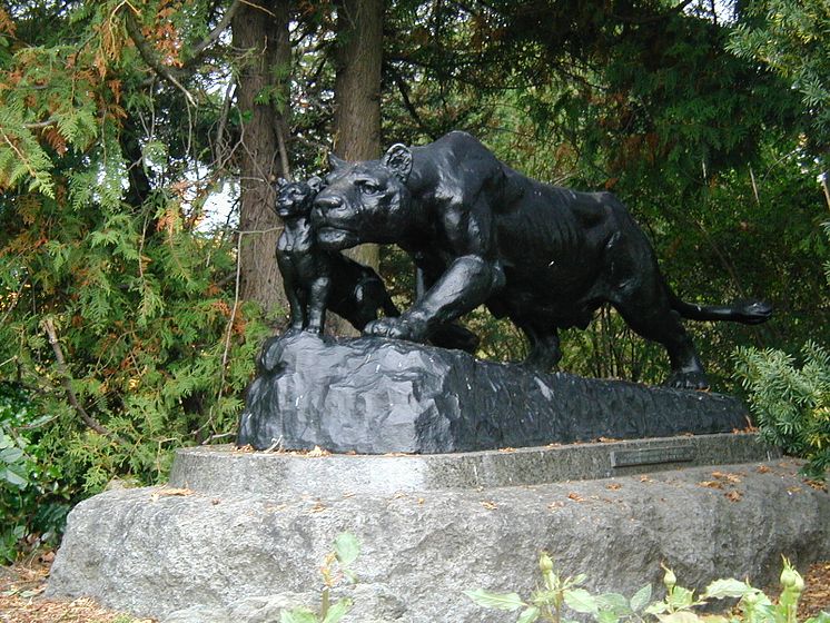 The sculpture Lioness and cubs