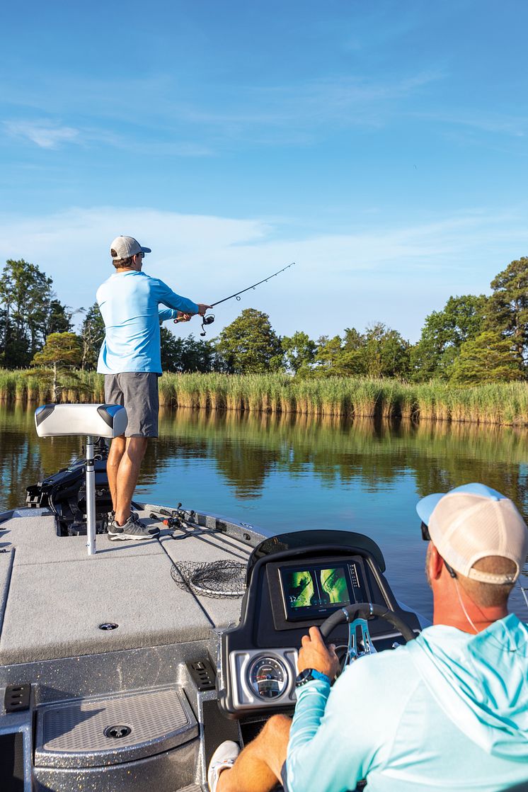 Garmin_ECHOMAP UHD2 sv-Serie mit Touchscreen_Lifestyle Fishing (c) Garmin Deutschland GmbH