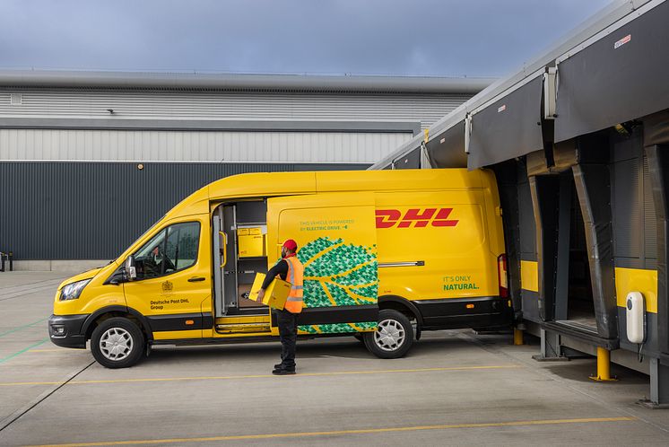 DHL Express Ford E-Transit (4)