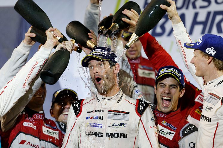 Porsche Team: Mark Webber